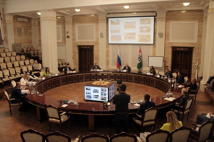 Региональный экспортный стандарт обсудили субъекты СФО в здании Правительства Новосибирской области